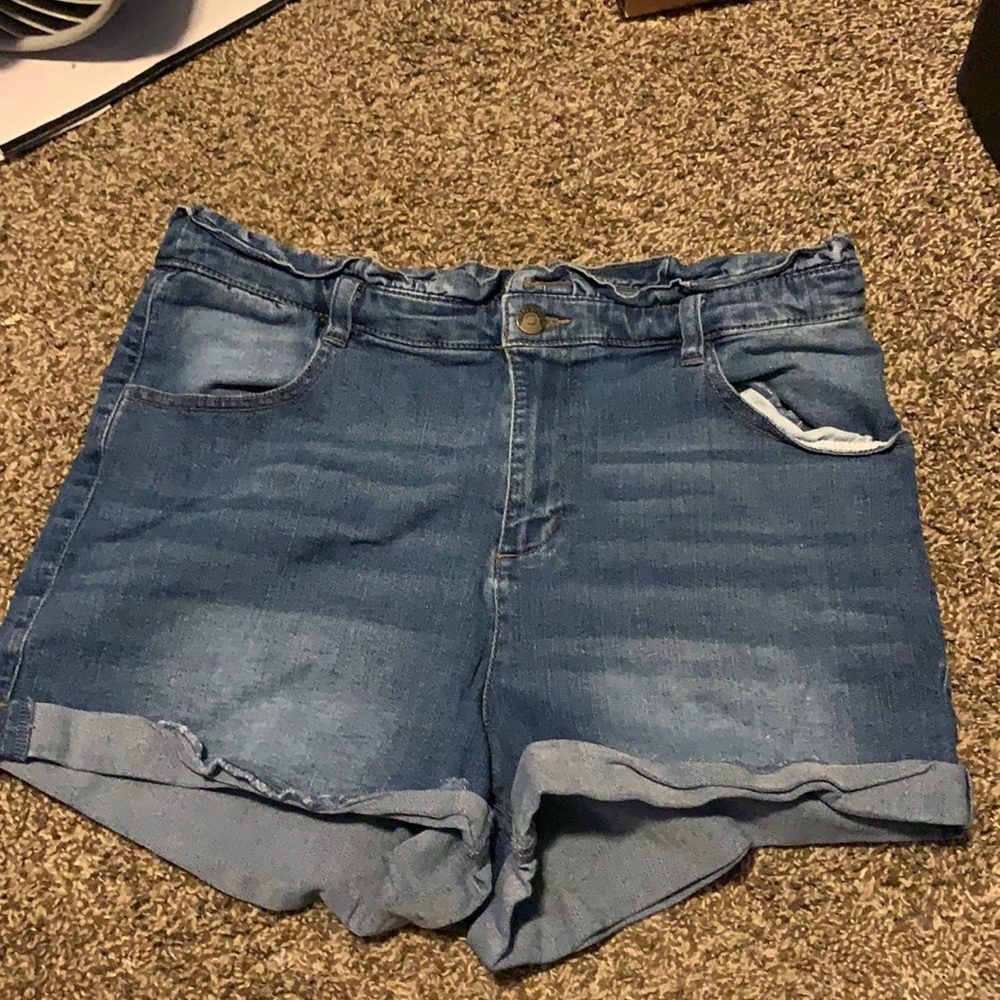 Bluespice size 13 Jean shorts